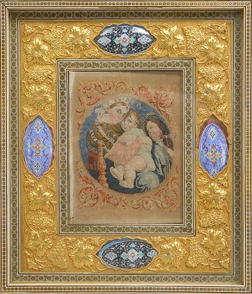 Feine Stickerei, Persien, 'Mutter mit 2 Kindern', aufwendig gerahmt, Emaille Kartusche; Maße 42,5 cm