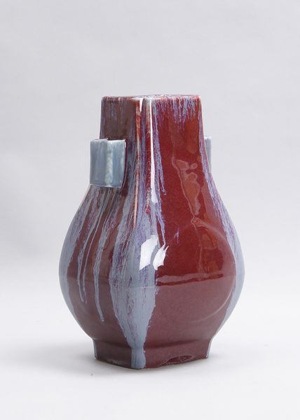 Tischvase (China - mit Sechs-Zeichen-Marke), Porzellan, 'Fang Hu'-Ausführung mit 2x Handhaben, Wandu